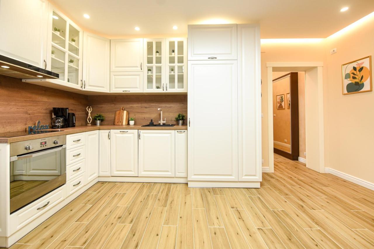 Green Leafy Brasov - Ideal 2 Bedroom Apartment Extérieur photo