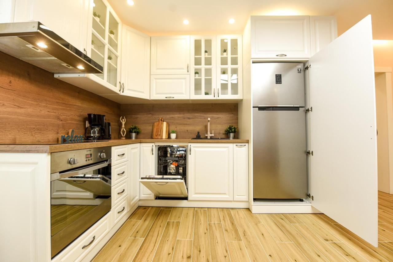 Green Leafy Brasov - Ideal 2 Bedroom Apartment Extérieur photo
